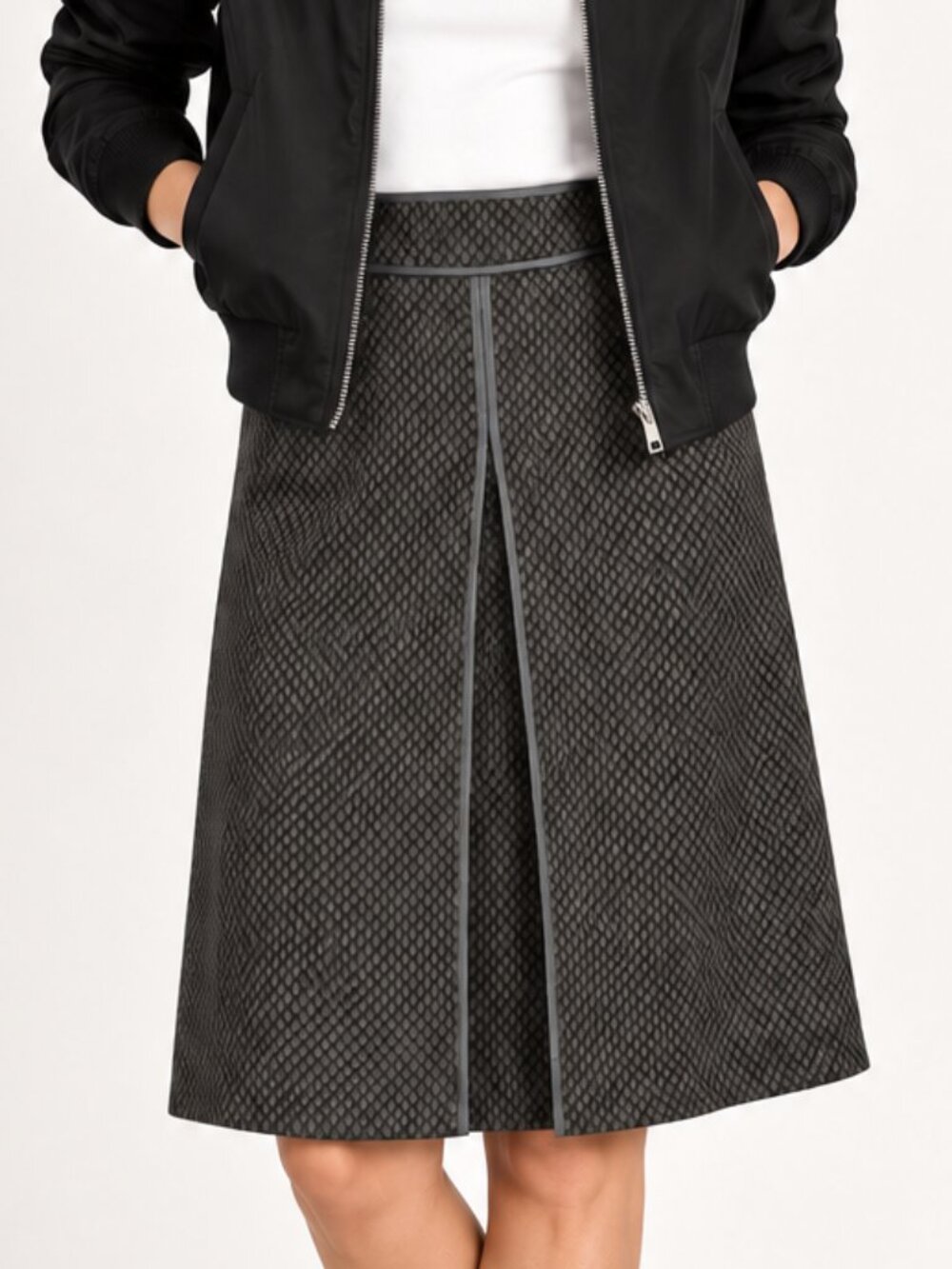 Classiques Entier Wool-Blend A-line Skirt with Black Diamond Pattern, Size 10